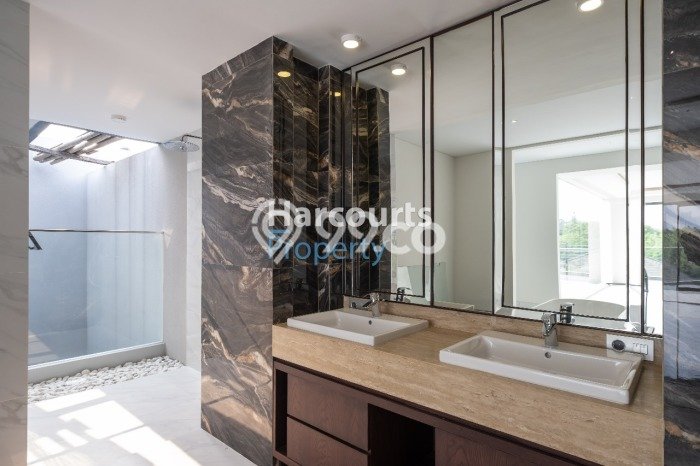 Ready to Use! Premium House LT 236m2 Desain Elegan di Kemang Ready to Use! Premium House LT 236m2 Desain Elegan di Kemang