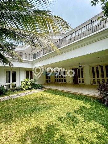 Rumah Elit Modern Siap Huni di Senopati Jakarta Selatan Rumah Elit Modern Siap Huni di Senopati Jakarta Selatan