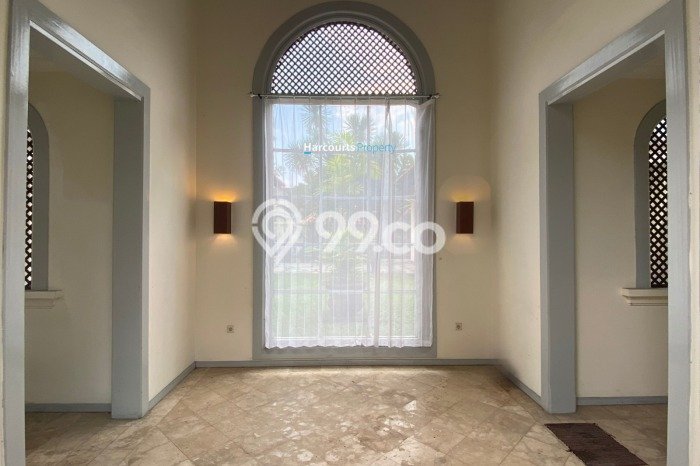 Rumah Sewa Jakarta Selatan LT 975m2 LB 550m2 Kawasan Kemang Rumah Sewa Jakarta Selatan LT 975m2 LB 550m2 Kawasan Kemang