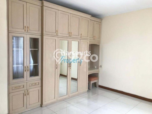 Rumah sewa siap pakai 4 Kamar Tidur di Pondok Indah, Jakarta Selatan Rumah sewa siap pakai 4 Kamar Tidur di Pondok Indah, Jakarta Selatan