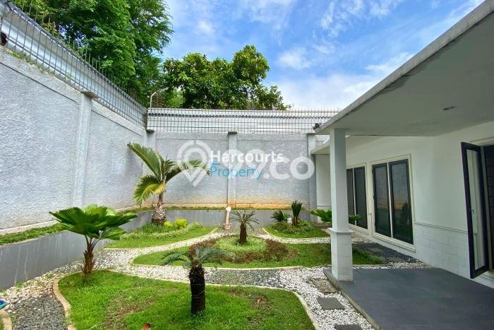 Dijual Rumah Mewah Elegan Dengan View Eksklusif di Permata Hijau, Jakarta Selatan Dijual Rumah Mewah Elegan Dengan View Eksklusif di Permata Hijau, Jakarta Selatan