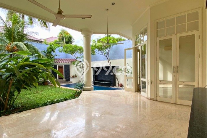 Sewa Rumah Strategis di Kemang LT 650m2 / LB 800m2 Siap Huni Sewa Rumah Strategis di Kemang LT 650m2 / LB 800m2 Siap Huni