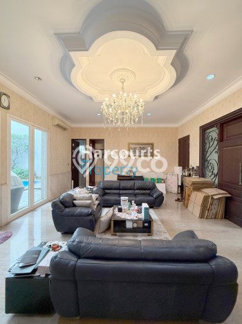Dijual Rumah Mewah Elegan Dengan View Eksklusif di Patal Senayan, Jakarta Selatan Dijual Rumah Mewah Elegan Dengan View Eksklusif di Patal Senayan, Jakarta Selatan
