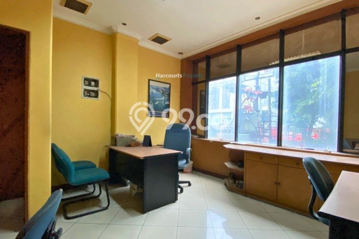 Untuk Dijual Komersial di Kebayoran Baru Jakarta Selatan LT 122m2 / LB 374m2 Untuk Dijual Komersial di Kebayoran Baru Jakarta Selatan LT 122m2 / LB 374m2