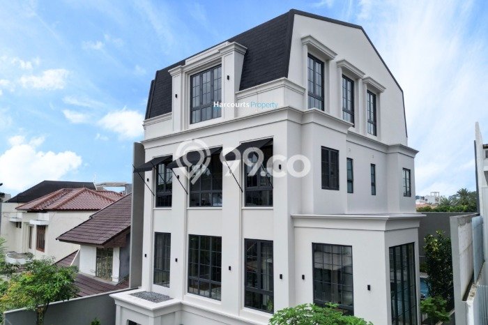 Dijual Rumah Luas Megah Dengan View Cantik di Senopati, Jakarta Selatan Dijual Rumah Luas Megah Dengan View Cantik di Senopati, Jakarta Selatan