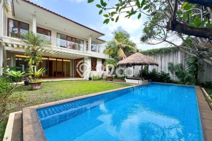 Hunian Ideal dengan LT 630m2 & LB 600m2 Disewakan di Kemang Hunian Ideal dengan LT 630m2 & LB 600m2 Disewakan di Kemang