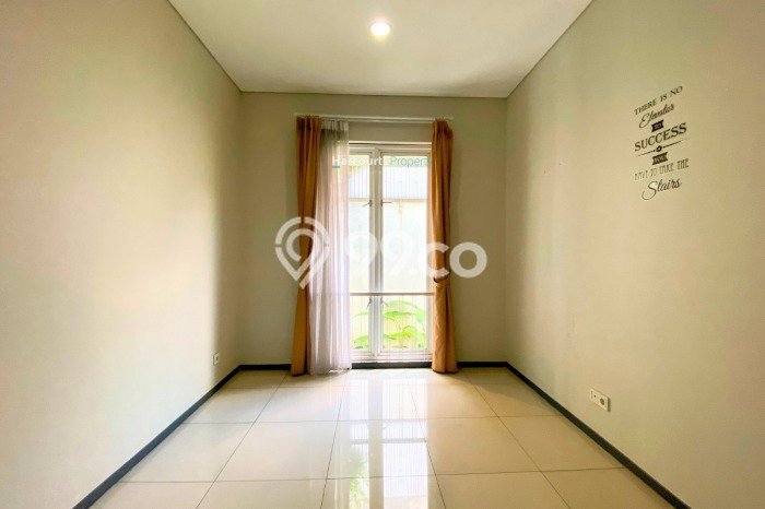 Rumah Kondisi Baik Disewakan di Senopati, Jakarta Selatan LT 260m2, LB 400m2 Rumah Kondisi Baik Disewakan di Senopati, Jakarta Selatan LT 260m2, LB 400m2