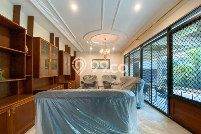 Disewakan! Rumah 6 Kamar Tidur &
2 Kamar Mandi di Permata Hijau, Jakarta Selatan Disewakan! Rumah 6 Kamar Tidur &
2 Kamar Mandi di Permata Hijau, Jakarta Selatan
