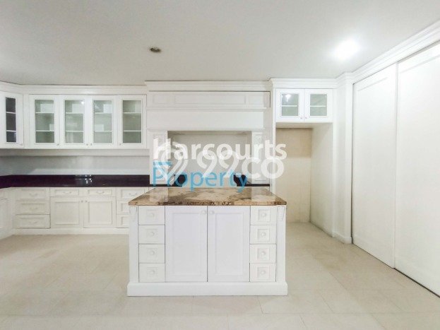 Rumah Modern Disewakan di Kebayoran Baru Jakarta Selatan Lokasi Sangat Strategis Rumah Modern Disewakan di Kebayoran Baru Jakarta Selatan Lokasi Sangat Strategis