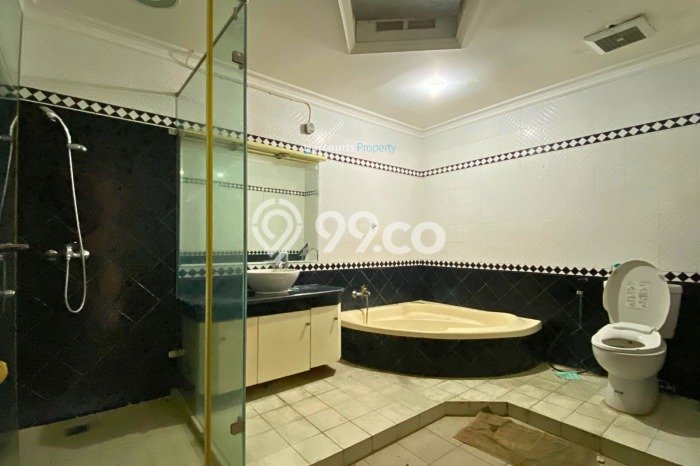Dijual Rumah Luas Megah Dengan View Cantik di Pondok Indah, Jakarta Selatan Dijual Rumah Luas Megah Dengan View Cantik di Pondok Indah, Jakarta Selatan