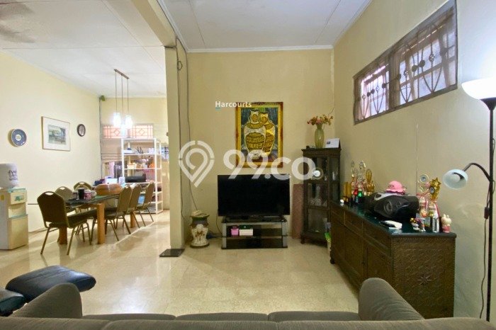 Rumah Elit Modern Siap Huni di Pakubuwono Jakarta Selatan Rumah Elit Modern Siap Huni di Pakubuwono Jakarta Selatan