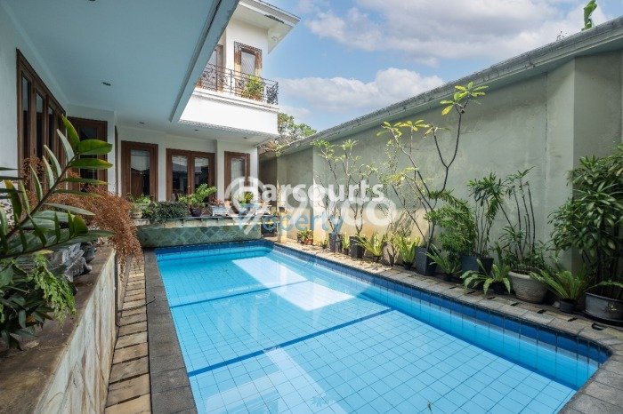 Ready to Use! Luxury House LT 709m2 Desain Elegan di SCBD Ready to Use! Luxury House LT 709m2 Desain Elegan di SCBD