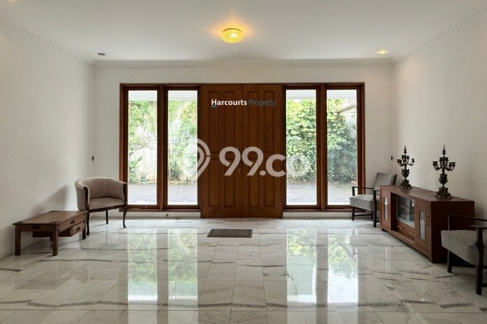 Rumah Kondisi Baik Disewakan di Kemang, Jakarta Selatan LT 1146m2, LB 600m2 Rumah Kondisi Baik Disewakan di Kemang, Jakarta Selatan LT 1146m2, LB 600m2