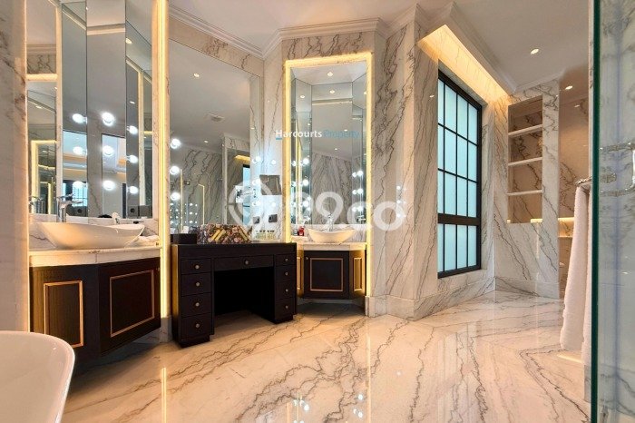 Dijual Rumah Luas Megah Dengan View Cantik di Senopati, Jakarta Selatan Dijual Rumah Luas Megah Dengan View Cantik di Senopati, Jakarta Selatan