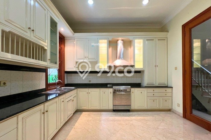 Hunian Mewah LB 600m2 Siap Huni Desain Elegan di Wijaya, Jakarta Selatan Hunian Mewah LB 600m2 Siap Huni Desain Elegan di Wijaya, Jakarta Selatan