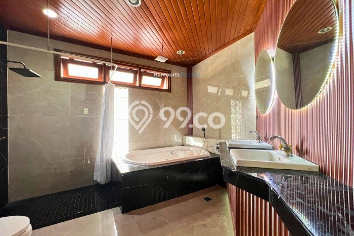 Rumah Bagus Disewakan di Kemang, Jakarta Selatan LT 1400m2, LB 1200m2 Rumah Bagus Disewakan di Kemang, Jakarta Selatan LT 1400m2, LB 1200m2