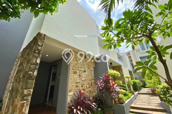Sewa Rumah Strategis LT 330m2 / LB 230m2 di Mega Kuningan, Jakarta Selatan Sewa Rumah Strategis LT 330m2 / LB 230m2 di Mega Kuningan, Jakarta Selatan