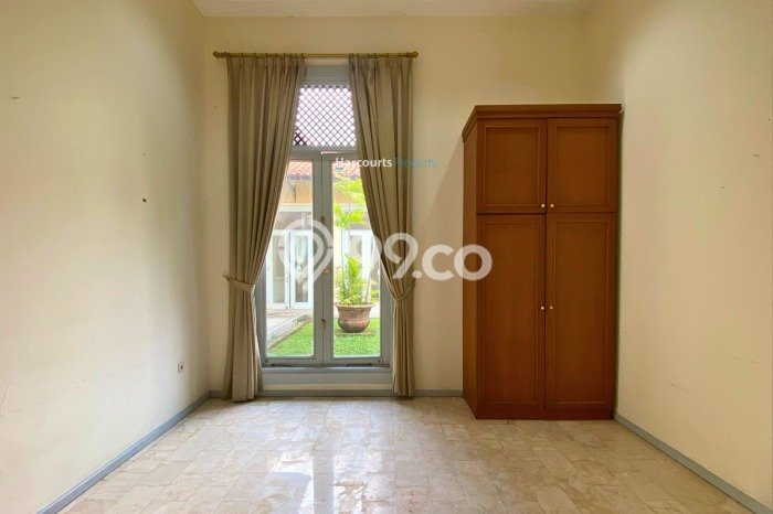 Rumah Sewa Jakarta Selatan LT 975m2 LB 550m2 Kawasan Kemang Rumah Sewa Jakarta Selatan LT 975m2 LB 550m2 Kawasan Kemang