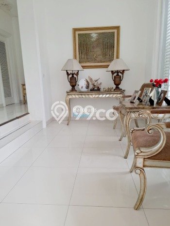 Lokasi strategis! Rumah siap pakai dikontrakkan di Menteng LB 300m2 Lokasi strategis! Rumah siap pakai dikontrakkan di Menteng LB 300m2