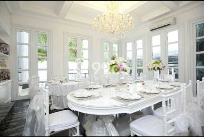 For Sale! Luxury House LT 1715m2 Desain Elegan di Cinere For Sale! Luxury House LT 1715m2 Desain Elegan di Cinere