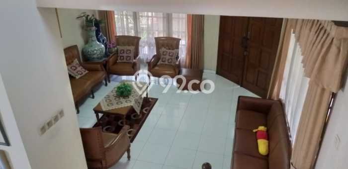 Rumah Mewah LB 225m2 Siap Huni Desain Elegan di Pulomas, Jakarta Timur Rumah Mewah LB 225m2 Siap Huni Desain Elegan di Pulomas, Jakarta Timur