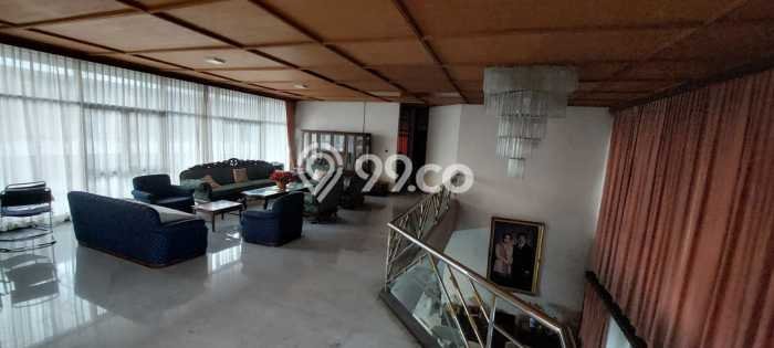 Hunian Mewah LB 570m2 Siap Huni Desain Elegan di Pulomas, Jakarta Timur Hunian Mewah LB 570m2 Siap Huni Desain Elegan di Pulomas, Jakarta Timur
