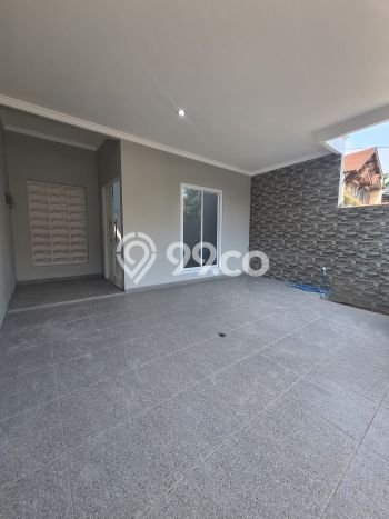 Jual Rumah Luas Elegan Dengan View Cantik di Pulomas, Jakarta Timur Jual Rumah Luas Elegan Dengan View Cantik di Pulomas, Jakarta Timur
