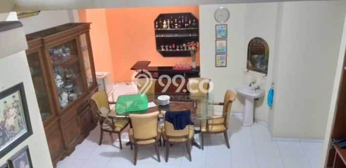 Rumah Mewah LB 225m2 Siap Huni Desain Elegan di Pulomas, Jakarta Timur Rumah Mewah LB 225m2 Siap Huni Desain Elegan di Pulomas, Jakarta Timur