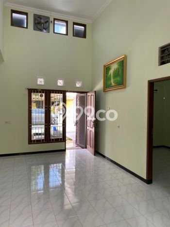 Rumah Asri area Sukolilo, 2 KT, LT 135m2m² Bangunan 100m2m² Rumah Asri area Sukolilo, 2 KT, LT 135m2m² Bangunan 100m2m²