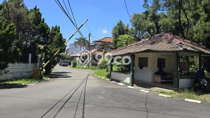 Ready to Use! Luxury House LT 180m2 Desain Elegan di BSD Nusaloka Ready to Use! Luxury House LT 180m2 Desain Elegan di BSD Nusaloka