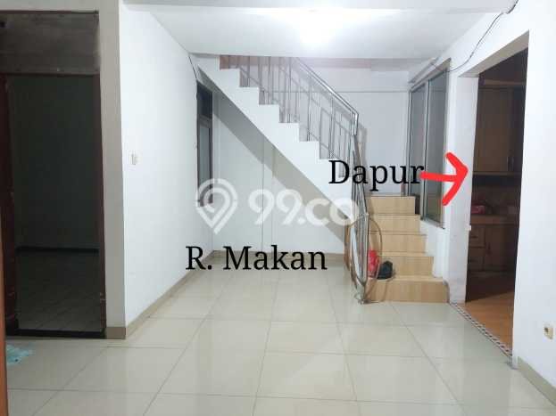 Rumah Strategis Modern Lb 180m2 di Ciputat, Tangerang Selatan Rumah Strategis Modern Lb 180m2 di Ciputat, Tangerang Selatan