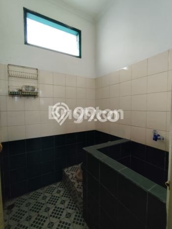 Disewakan Ruko di Jelambar, Luas 240m², Pusat Niaga Disewakan Ruko di Jelambar, Luas 240m², Pusat Niaga