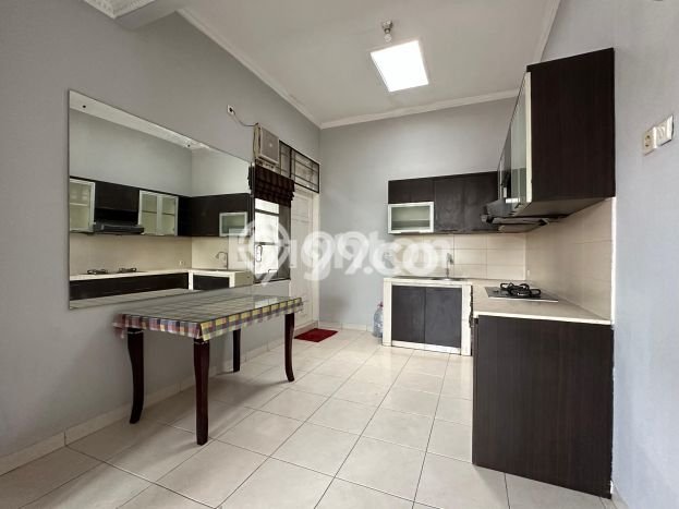 UNIT SPESIAL! Rumah di Taman Palem, 2 KT, Dekat Pusat Kota, LT 75m² LB 100m² UNIT SPESIAL! Rumah di Taman Palem, 2 KT, Dekat Pusat Kota, LT 75m² LB 100m²