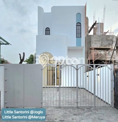 Dijual Rumah Luas Elegan Dengan View Eksklusif di Joglo, Jakarta Barat Dijual Rumah Luas Elegan Dengan View Eksklusif di Joglo, Jakarta Barat