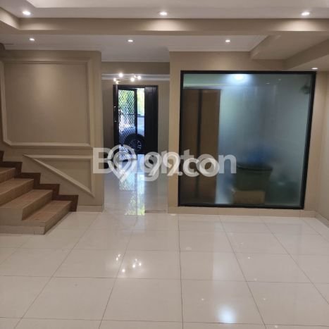 Dijual Rumah Luas Megah Dengan View Cantik di Green Ville, Jakarta Barat Dijual Rumah Luas Megah Dengan View Cantik di Green Ville, Jakarta Barat