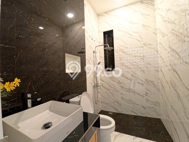 Ready to Use! Premium House LT 75m2 Desain Elegan di Jelambar Ready to Use! Premium House LT 75m2 Desain Elegan di Jelambar