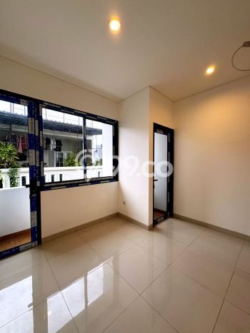 Rumah Modern 4 KT di Tanjung Duren Utara Jakarta Barat Unfurnished Rumah Modern 4 KT di Tanjung Duren Utara Jakarta Barat Unfurnished