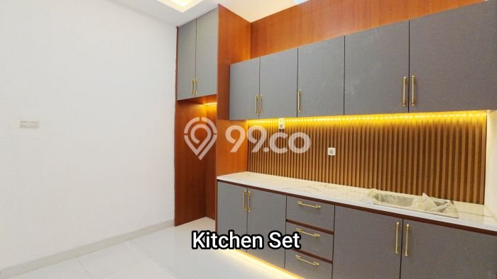 Jual Cepat Rumah dengan 4 Kamar Tidur dan 3 Kamar Mandi di Kawasan , Jakarta Barat Jual Cepat Rumah dengan 4 Kamar Tidur dan 3 Kamar Mandi di Kawasan , Jakarta Barat