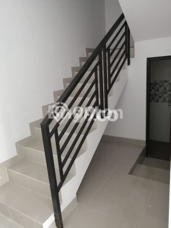 Rumah di Duri Kepa, Jakarta Barat, LT 135m² LB 405m² - JUAL CEPAT! Rumah di Duri Kepa, Jakarta Barat, LT 135m² LB 405m² - JUAL CEPAT!