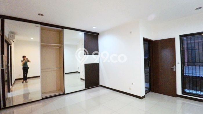 For Sale Hunian Rumah Terawat 4 Kamar di Green Ville, Jakarta Barat For Sale Hunian Rumah Terawat 4 Kamar di Green Ville, Jakarta Barat