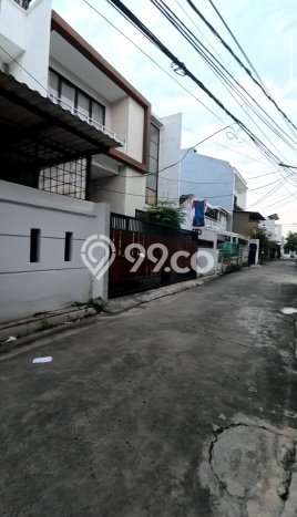 For Sale Hunian Rumah Terawat 4 Kamar di Green Ville, Jakarta Barat For Sale Hunian Rumah Terawat 4 Kamar di Green Ville, Jakarta Barat
