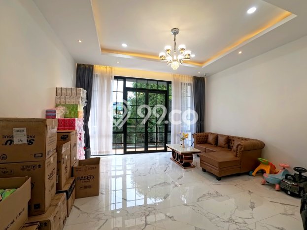 Ready to Use! Premium House LT 75m2 Desain Elegan di Jelambar Ready to Use! Premium House LT 75m2 Desain Elegan di Jelambar