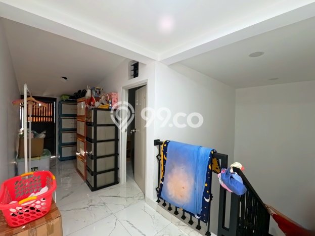 Ready to Use! Premium House LT 75m2 Desain Elegan di Jelambar Ready to Use! Premium House LT 75m2 Desain Elegan di Jelambar