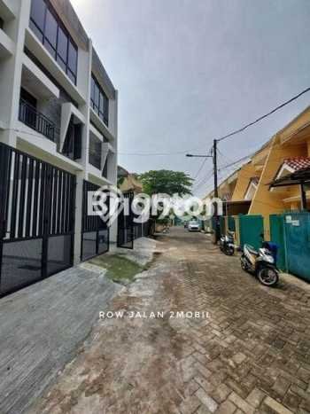Dijual Rumah Luas Megah Dengan View Cantik di Duri Kepa, Jakarta Barat Dijual Rumah Luas Megah Dengan View Cantik di Duri Kepa, Jakarta Barat