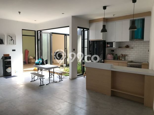 Rumah Elit LB 200m2 Siap Huni Desain Elegan di Cigadung, Bandung Rumah Elit LB 200m2 Siap Huni Desain Elegan di Cigadung, Bandung