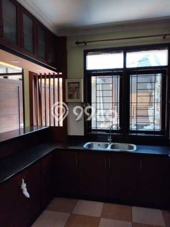 Rumah Elit LB 234m2 Siap Pakai Desain Elegan di Kota Baru Parahyangan, Bandung Rumah Elit LB 234m2 Siap Pakai Desain Elegan di Kota Baru Parahyangan, Bandung