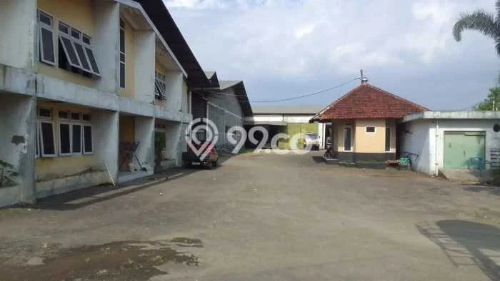 Gudang Disewakan di Area Ramai Rancaekek, Bandung Gudang Disewakan di Area Ramai Rancaekek, Bandung