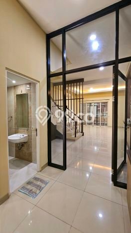 Sewa Rumah Murah di Pantai Indah Kapuk Jakarta Utara Punya 3 Kamar Tidur Sewa Rumah Murah di Pantai Indah Kapuk Jakarta Utara Punya 3 Kamar Tidur