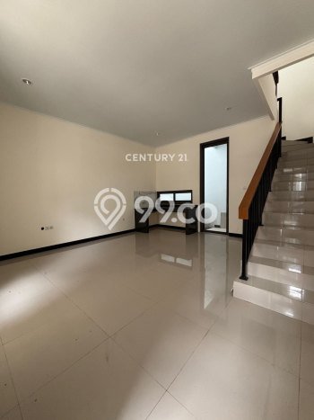 Disewakan! Rumah 2 Kamar Tidur &
2 Kamar Mandi di Taman Kopo Indah, Bandung Disewakan! Rumah 2 Kamar Tidur &
2 Kamar Mandi di Taman Kopo Indah, Bandung
