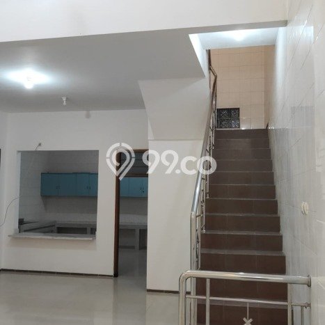 Disewakan! Rumah 6 Kamar Tidur &
3 Kamar Mandi di Surabaya Kota, Surabaya Disewakan! Rumah 6 Kamar Tidur &
3 Kamar Mandi di Surabaya Kota, Surabaya